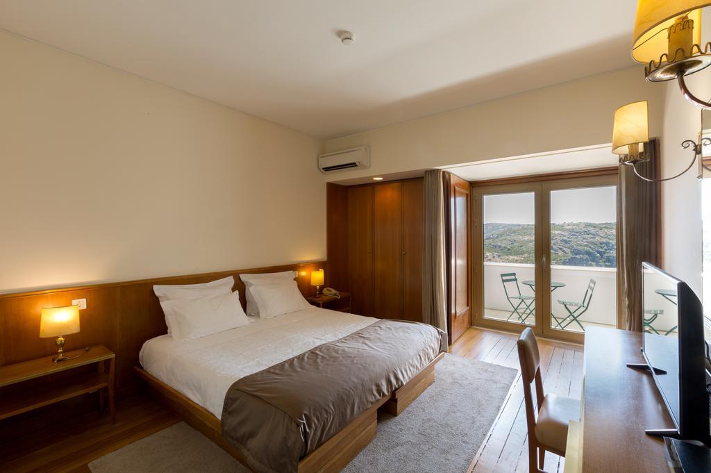 Hotel Parador Santa Catarina Miranda do Douro Exterior photo